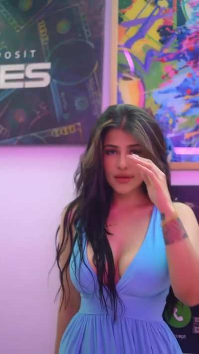 Bitch making us fap on her ( ๏ 人 ๏ ) 