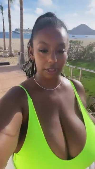 Who wanna walk with me!!