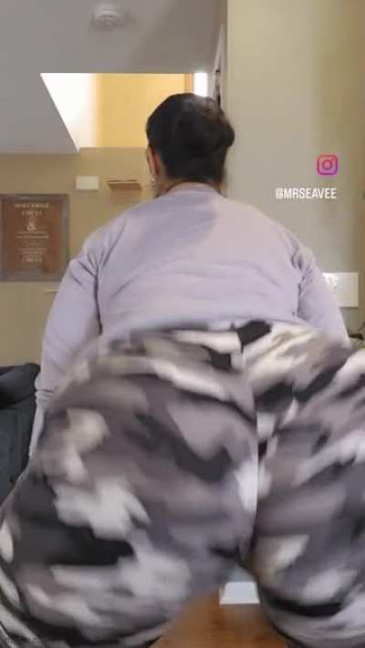 Thick camo ass