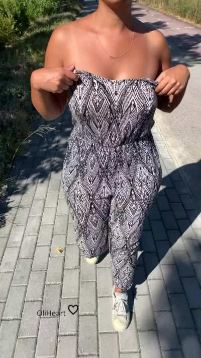 Flashing my tits is a must when I'm in a public place
