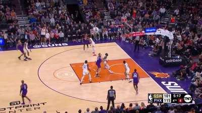 [Highlight] Devin Booker pulls up from deep to give him 30