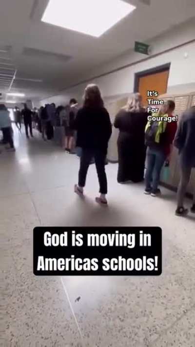 JESUS this is creepy 😳