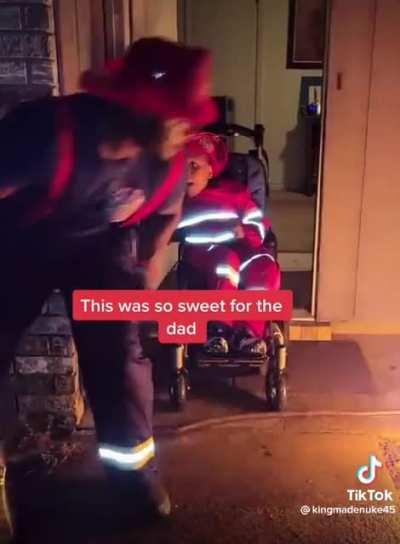 Dad does a great job creating a core Halloween memory for his son