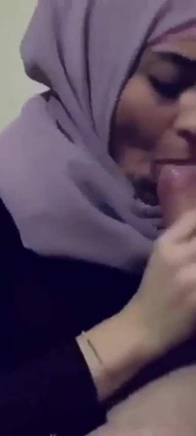 Hijab Muslim Big Dick Blowjob 🧕🏻