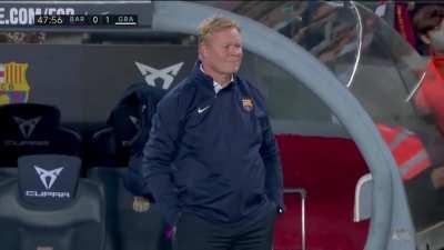 Koeman reaction to Depay Bicycle kick attempt [Barcelona 0-1 Granada]