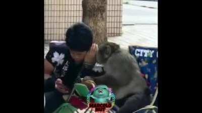 Mó pirokão na boca do menó