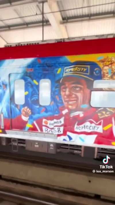 Trem com alusão a história do Chefe. 