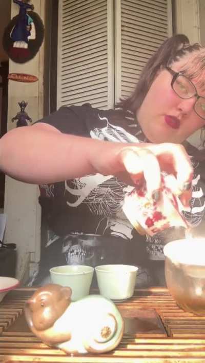 A tea I reviewed in my “silent” days, Vanilla Rose Dark Puerh hearts.