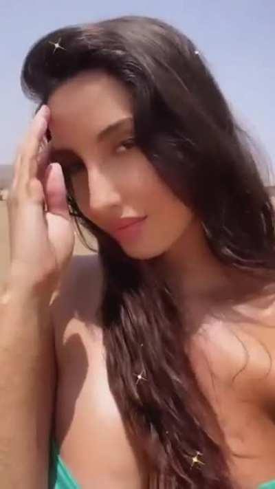 Nora Fatehi Cleavage Show 🍒😍