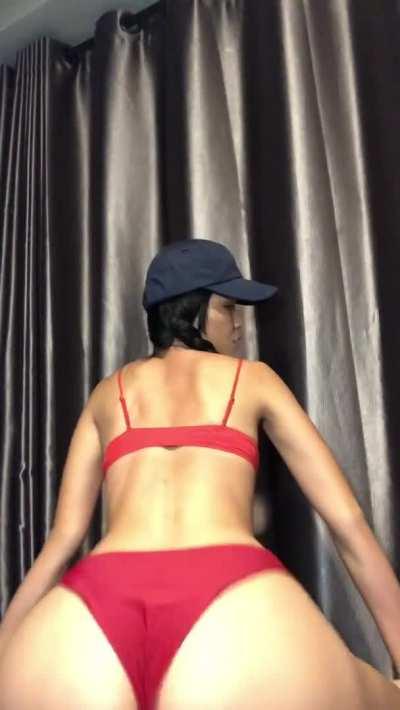 I wanna let one lucky Redditor cum on my ass multiple times ??