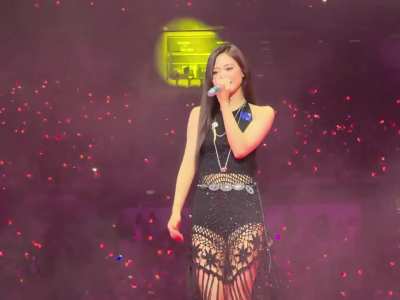 TZUYU WITH THIS MAKEUP STYLE AND ENCORE OUTFIT OMG