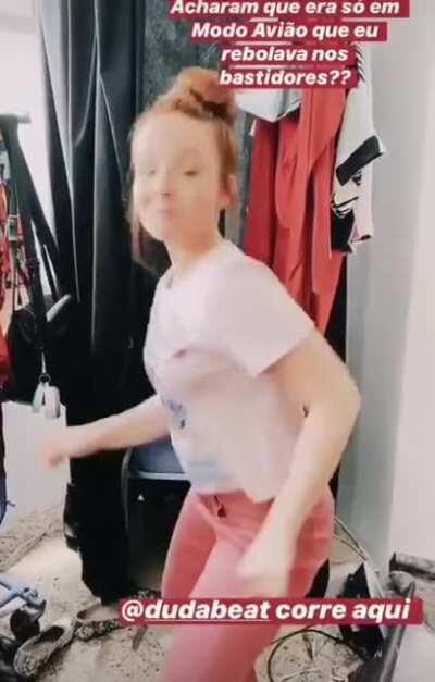 Essa ninfeta gosta de provocar.🤤😈