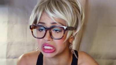 Liza Kishy Fabletics shenanigan's 🍑