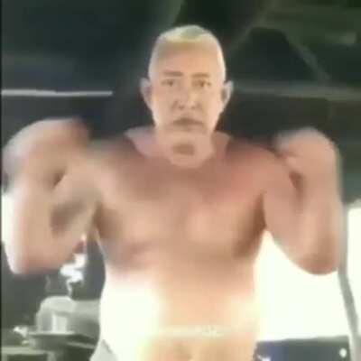 *Minita aparece* El chat: