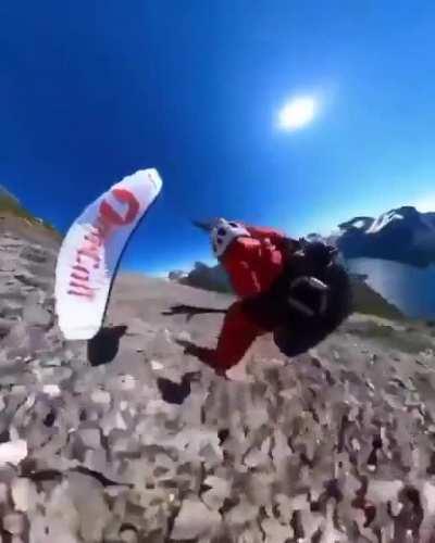 Se ele bate no chão a essa velocidade