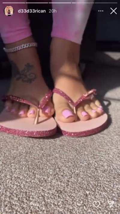 Somebody drop onlyfans content of her with this color