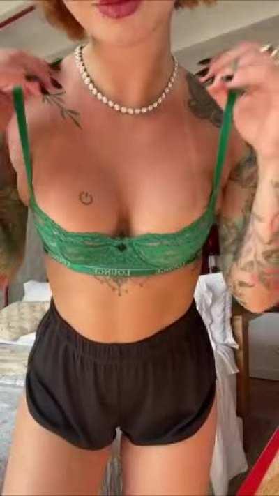 I hope you’ll enjoy seeing this gif of my 19y/o boobs 😄