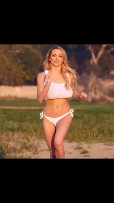 Lindsay Pelas running towards you