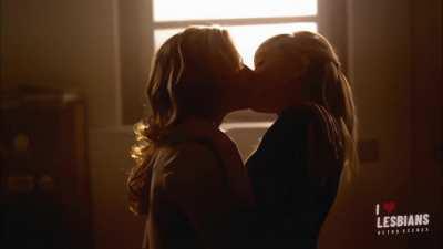 Retro Scenes: Allison McAtee & Sarah Stouffer - 