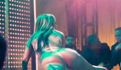 Jennifer Lopez has some nice skills
