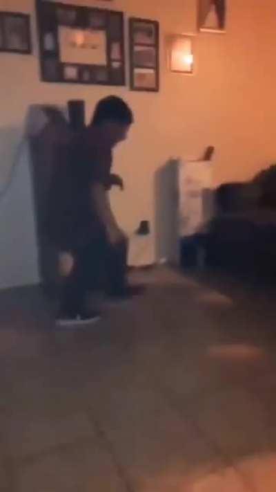 (Título chistoso 😂😂🤣😂😐)