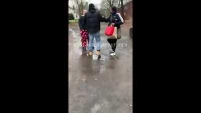 Trailer Karen throws racial slurs and 