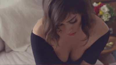 Lizzy caplan