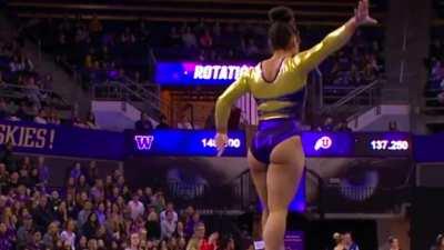 Evanni Roberson: University of Washington gymnastics💜🖤🤍