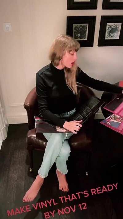 Mommy perfect feet 😩😩