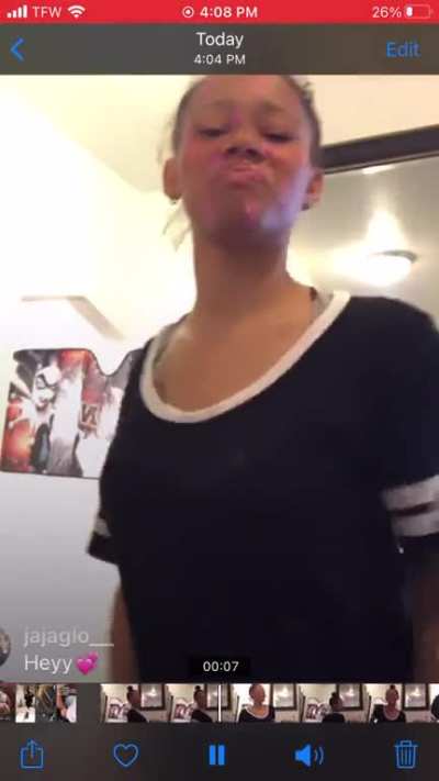 The jiggle 😍😍😩