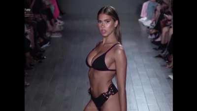 Kara del Toro has an incredible body
