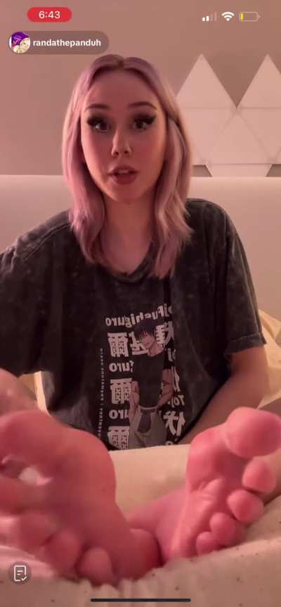 She had fans controlling her vbrtr