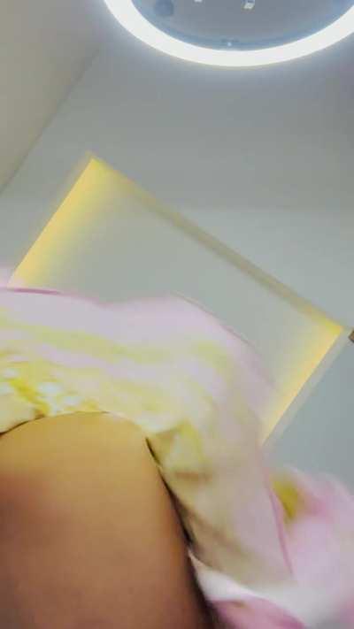 time to smell me under skirt