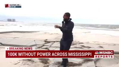 Sheshhhh… Man attacks journalist reporting in the damage of Hurricane Ida