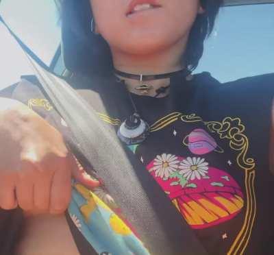 I always hope people enjoy the view as they drive by😈