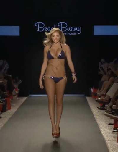 And the new Jiggle Champion is....Kate Upton!