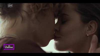 Lydia Lehmann (25) & Katia Fellin (32) - 