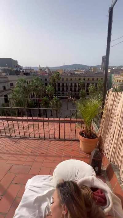 Fucking a hottie's bubble butt while enjoying the view