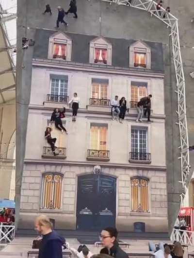 Illusion at an art fair in Paris