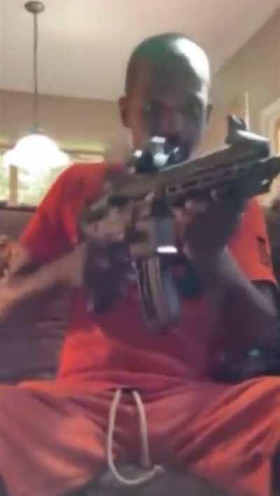 Charleston White say he ready to blow Throat/BricBaby head off since he tryna threaten him 😭😭😭😭😭😭