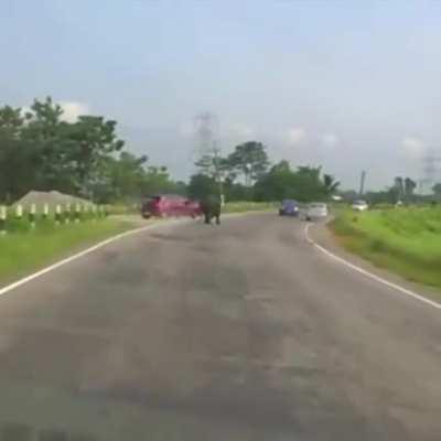 Вам в другую сторону ребята