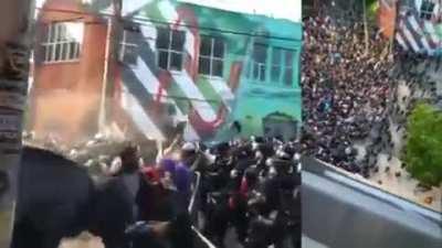 Synced up the two videos of the pink umbrella