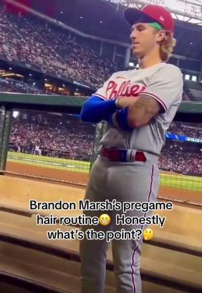 Marsh's pre-game hair routine 