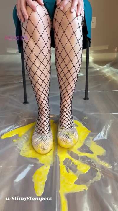 r/inshoecrush Lounge