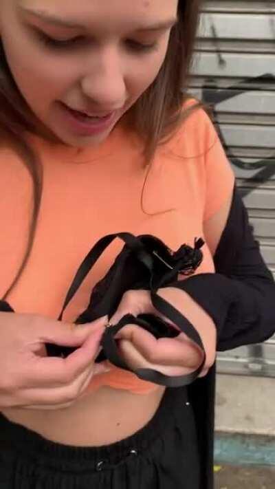 Acessem a página do face do Abud Sadek pra ver mais, Vou ser sincero, dps que ela tirou, não consegui mais tirar os olhos dessa camiseta salmão que ela está usando kkkk