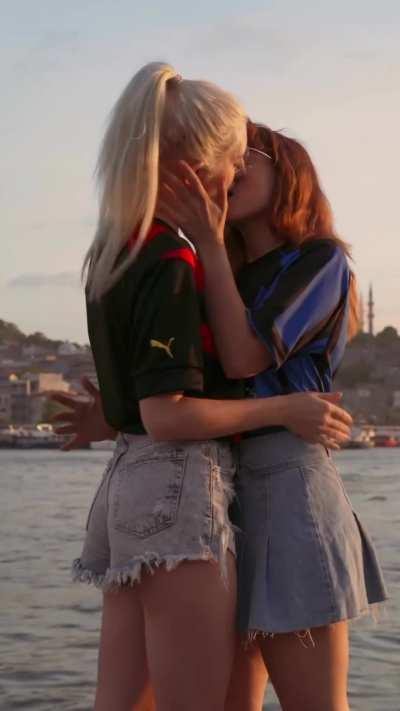 Eva Elfie and Nicole Vachevski