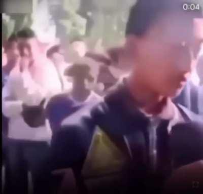 Это моя территория, и я боюсь тебя трахнуть, потому что твоя задница полна бактерий