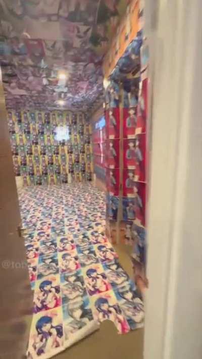 Just a typical weeb.