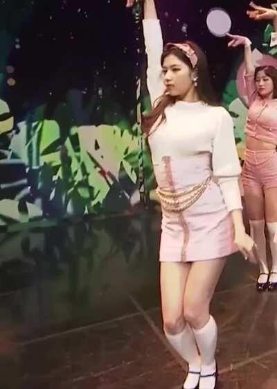 201128 - Sana slaying