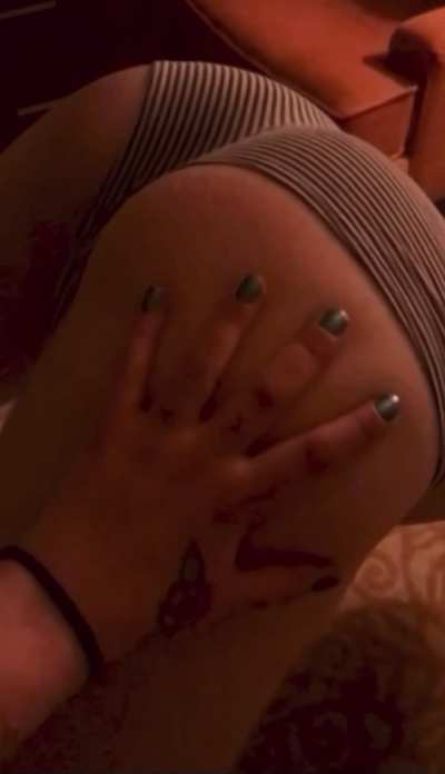 Is this feminine enough for you? 🍑